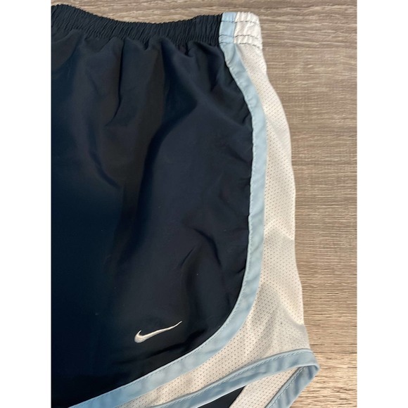 Nike women’s athletic color block, navy/white shorts, size large - Picture 5 of 5